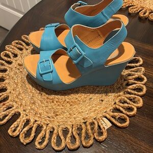 Vibrant Blue Wedge Sandals with High Heel and Open-Toe Design